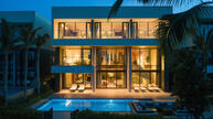 Exterior de noche